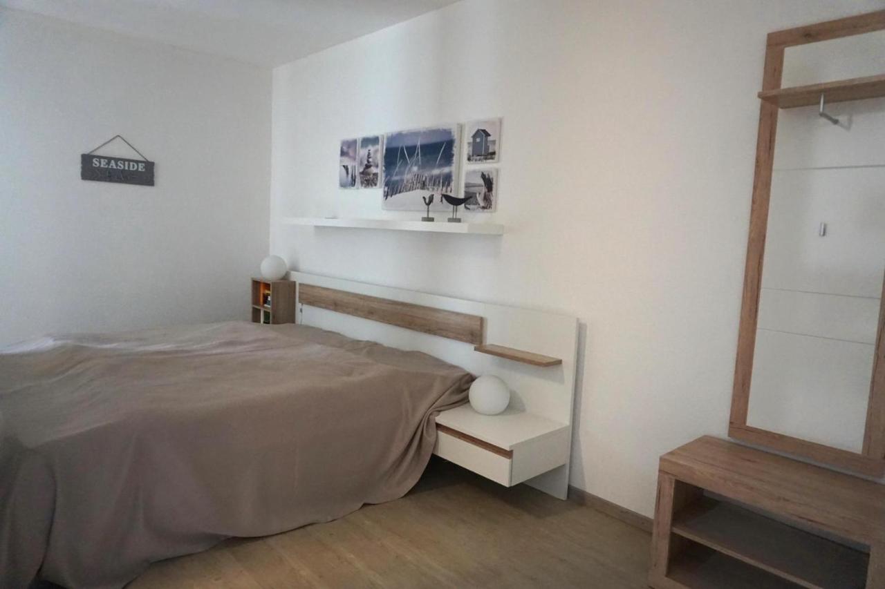50180... Apartment Харлезил Екстериор снимка